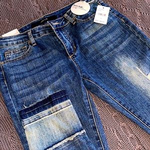 Joe’s Jeans (Denim) The Markie Mid rise skinny ankle